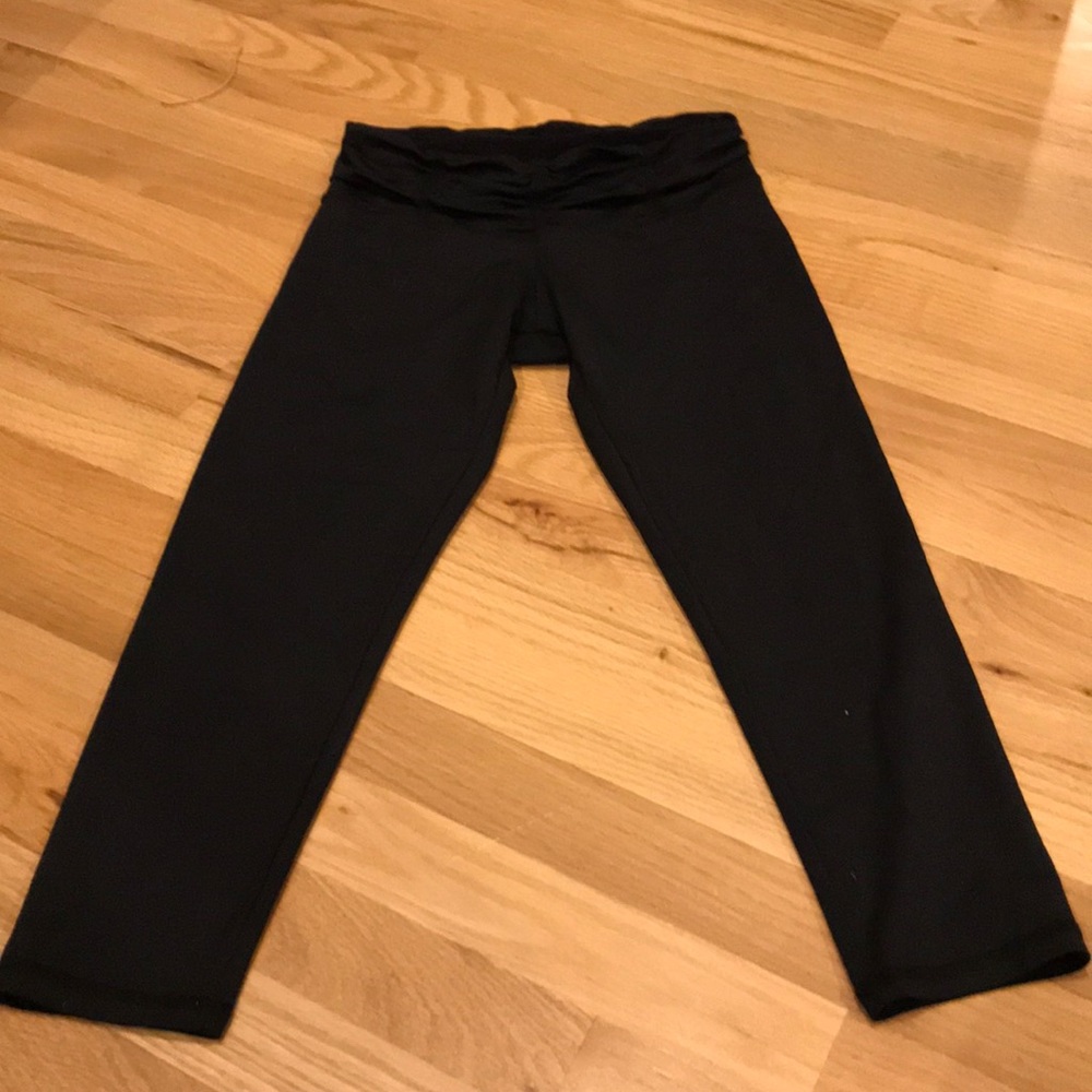 Flywheel black capris leggings crunch waist medium